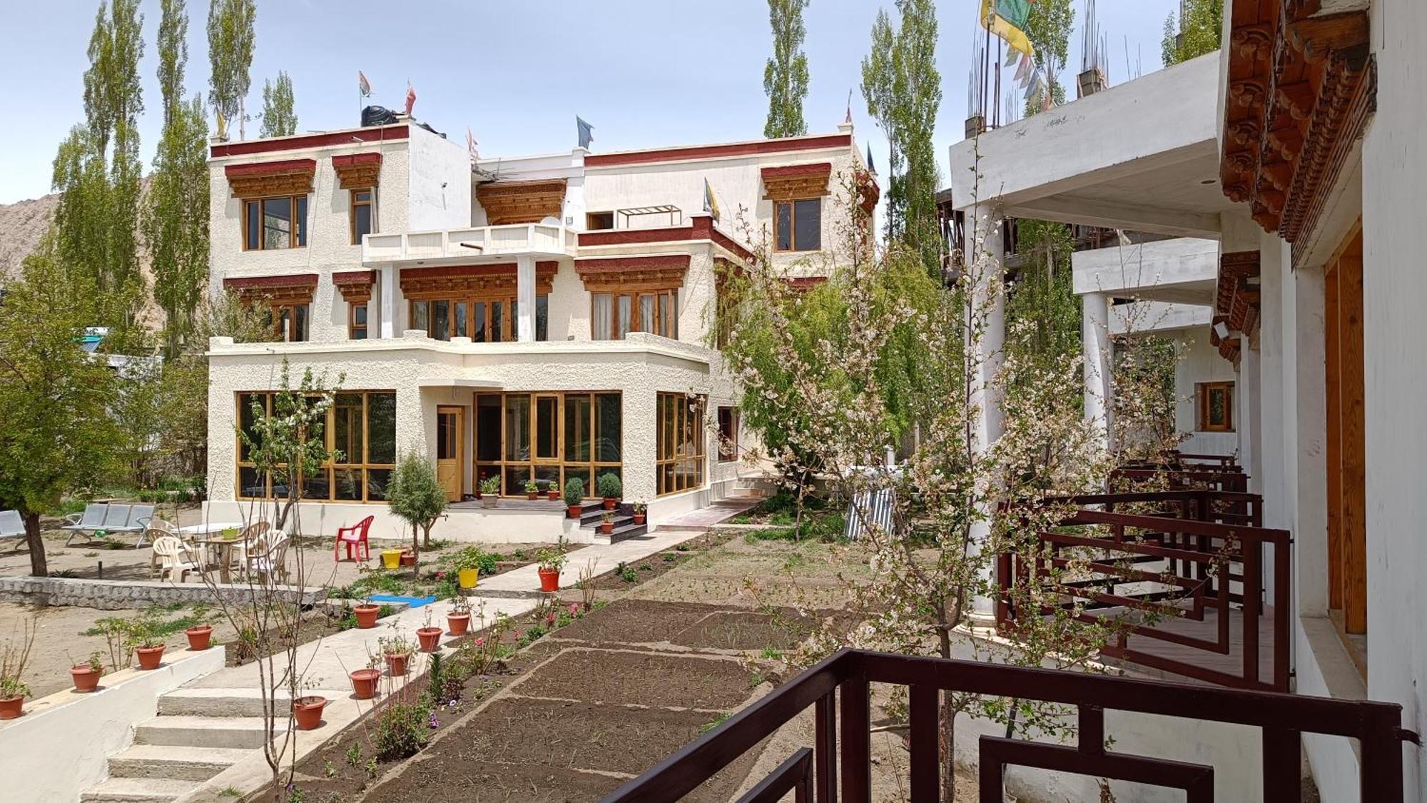 Niri-La Guest House ليه المظهر الخارجي الصورة